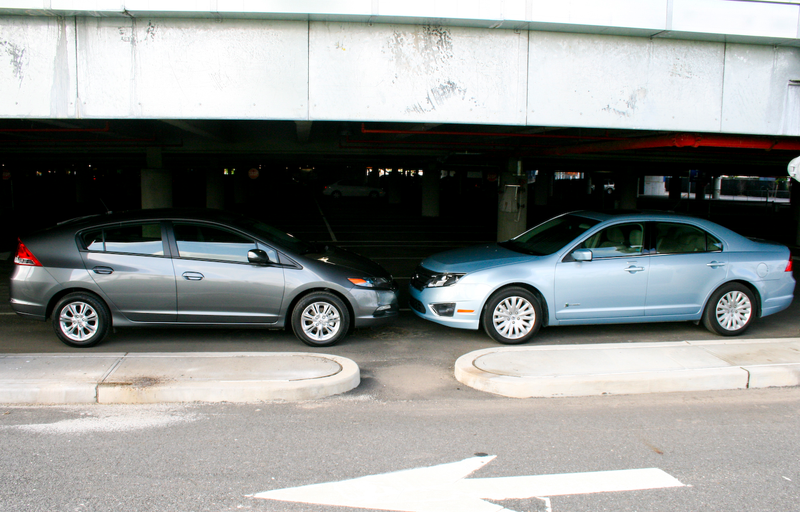 Illustration for article titled Hybrid Car Wars: Honda Insight Vs. Ford Fusion Hybrid